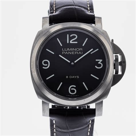 panerai luminor base 8 days titanio